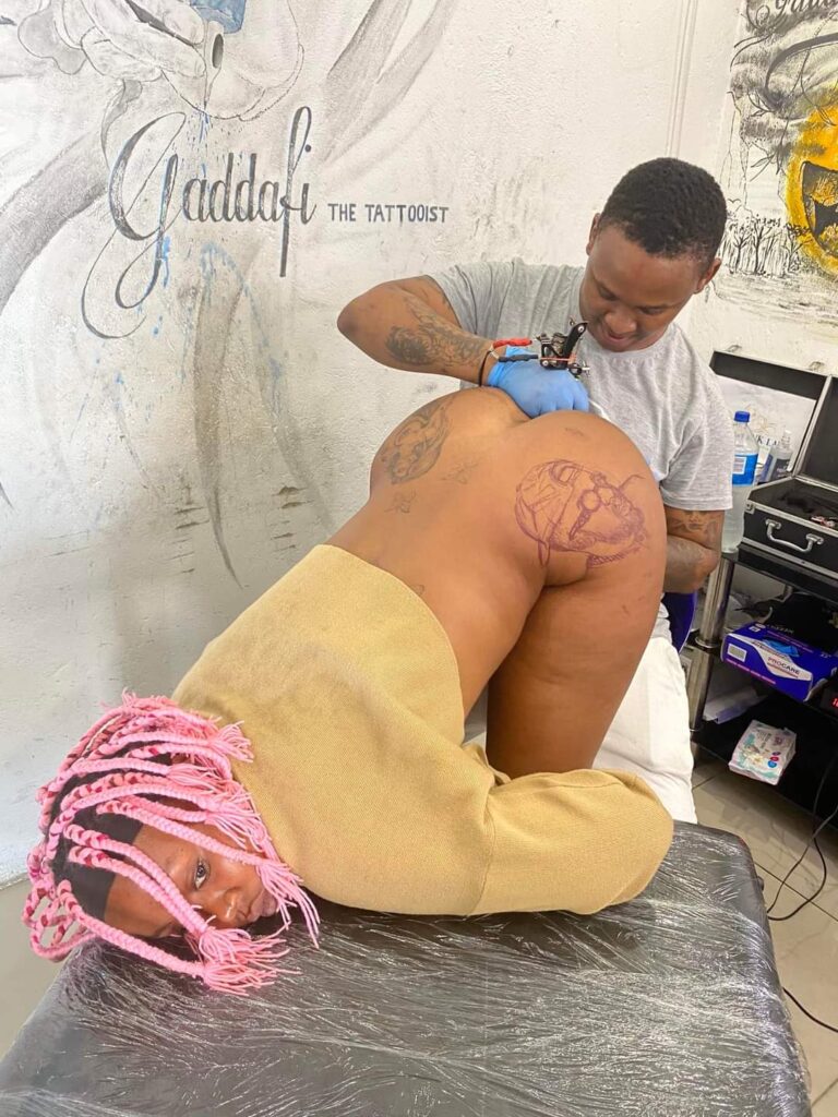 Queen minaj twitter big booty tattoo nude photos – Mzansi247