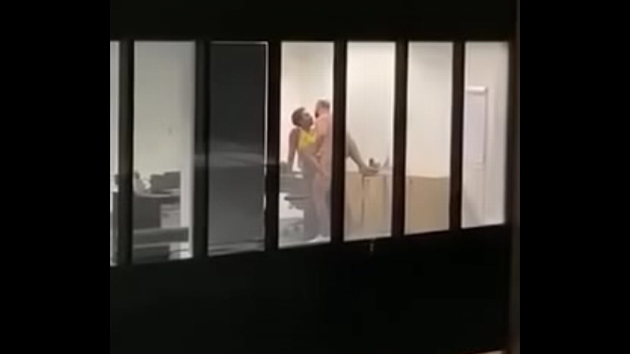 Sandton video trending interracial couple fuck in the office.