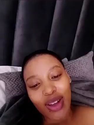 Zulu woman talk dirt and finger fucking her coochie!