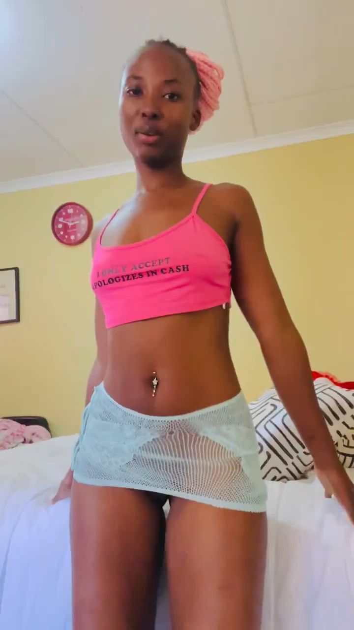 Pussy flash on Insta!
